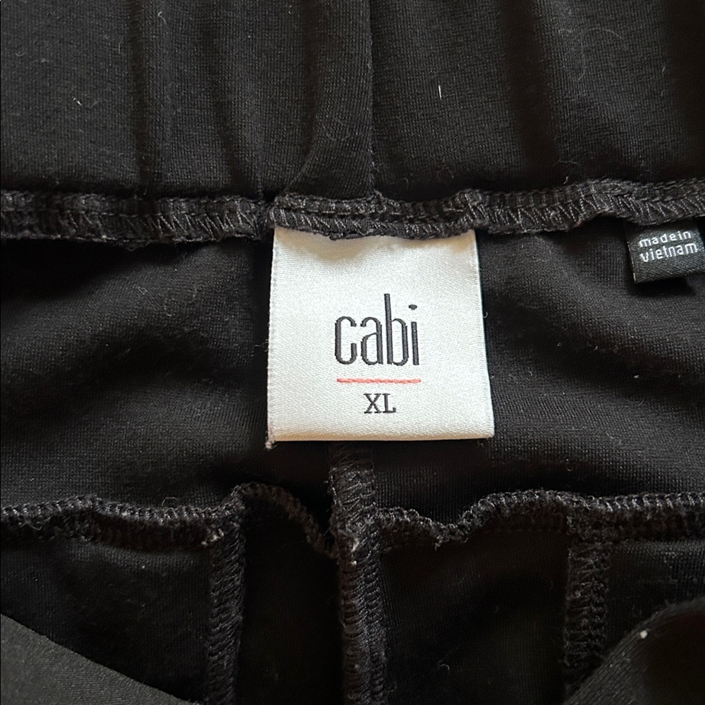 CAbi Pogger Spring 2023 Straight Leg Travel Pants In Black Style Number 6267 - Picture 5 of 8